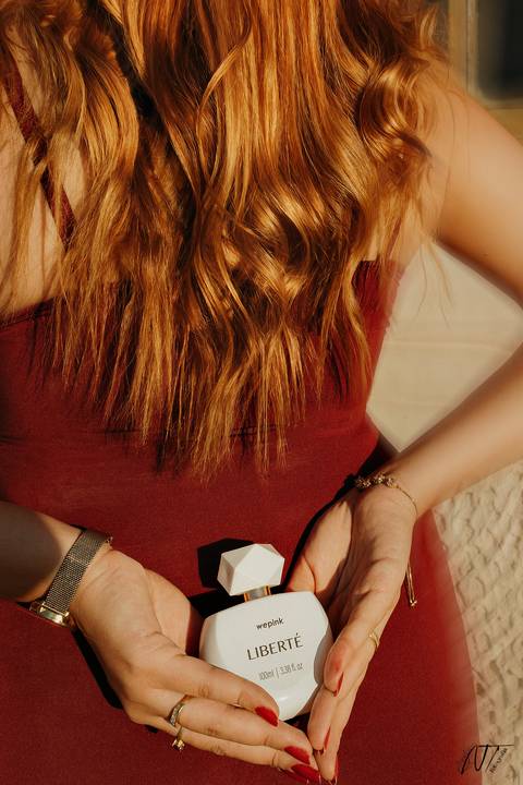 ensaio - ensaio feminino - estúdio - ensaio bh - ensaio interno - ensaio fotográfico - belo horizonte - beleza feminina - auto estima - sao paulo - bragança paulista - extrema -minas gerias  - portrait - corporativo - reposicionamento de marca'