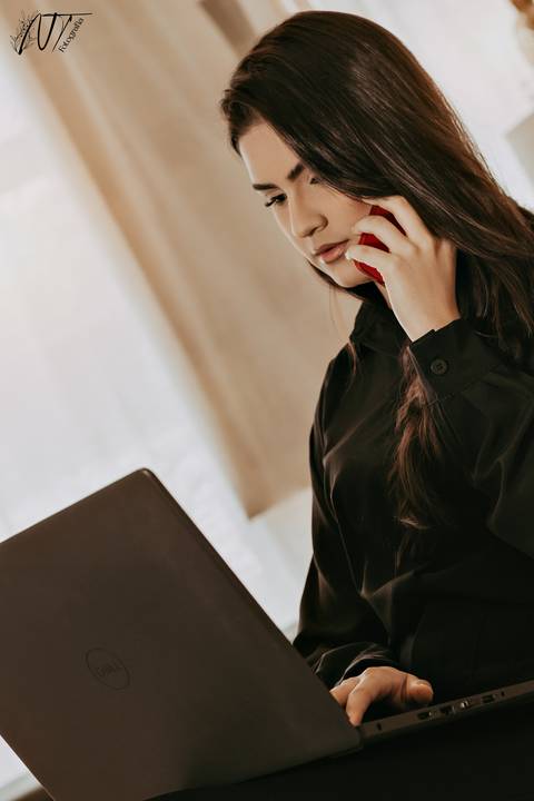 fotocorporativa fotobranding girlboss fotografiacorporativa mg extrema retratofeminino ensaioextrema perfilprofissional posicionamentodeimagem ensaiofeminino autoestima portrait extremaeregiao direito formatura perfilprofissional'
