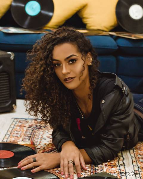 ensaio - ensaio feminino - estúdio - ensaio bh - ensaio interno - ensaio fotográfico - belo horizonte - beleza feminina - auto estima - retrato feminino - modelo feminina - modelo feminina '