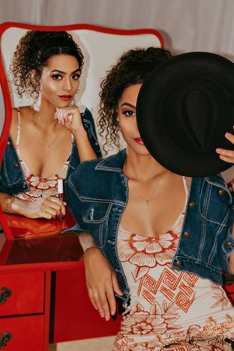 ensaio - ensaio feminino - estúdio - ensaio bh - ensaio interno - ensaio fotográfico - belo horizonte - beleza feminina - auto estima - retrato feminino - modelo feminina - modelo feminina '