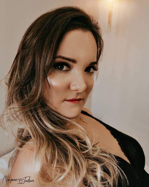 ensaio - ensaio feminino - estúdio - ensaio bh - ensaio interno - ensaio fotográfico - belo horizonte - beleza feminina - auto estima - retrato feminino - modelo feminina - modelo feminina '