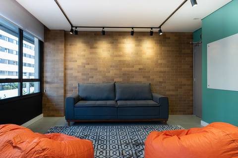 Coworking in a bulding managed by Best Stay, short-therm rental company, Curitiba, Brazil'