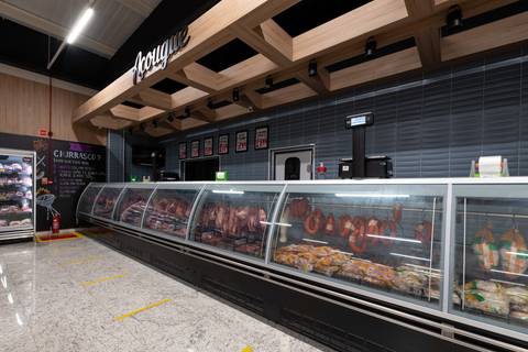 Supermarket Wozniak Curitiba Brazil Serra Fina Marcenaria commercial project customers area'