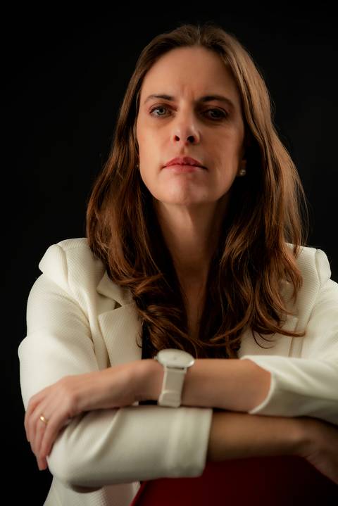 female Corporative portrait - Curitiba, Brazil'