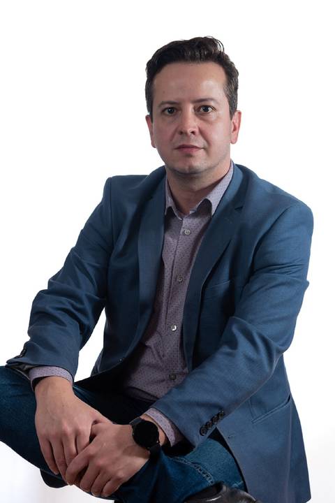 male Corporative portrait - Curitiba, Brazil'