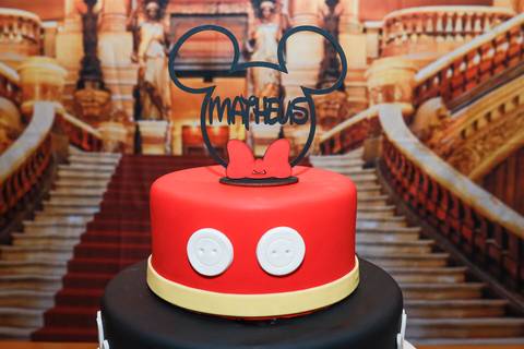 Fotografia de aniversário infantil em Guarulhos na festa de 2 anos do Matheus, tema Mickey, por Click de Alegria Fotografia.'