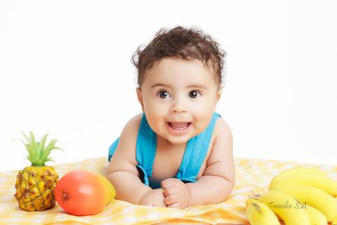 Acompanhamento Bebê Infantil Ensaio em estúdio'