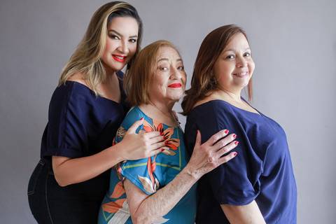 Ensaio Fotográfico de Família mãe e filhas'
