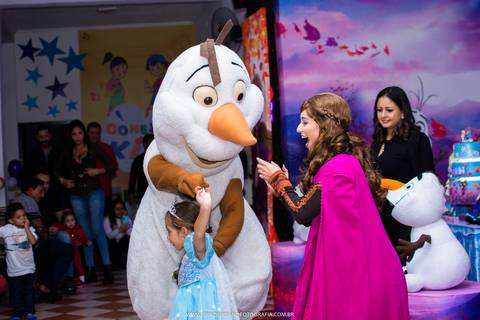 personagens vivos frozen'