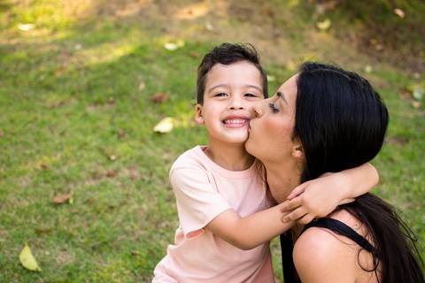 fotos mãe e filho no parque'