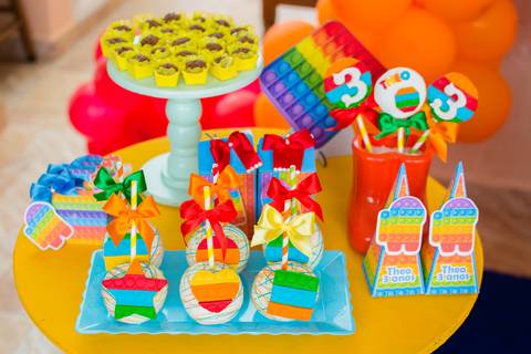 DOCES PERSONALIZADOS POP IT'