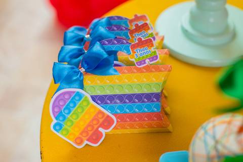 PAPELARIA PERSONALIZADA POP IT'