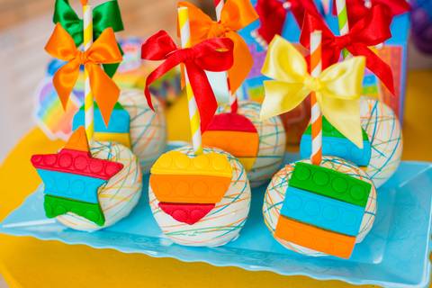 DOCINHOS PERSONALIZADOS POP IT'