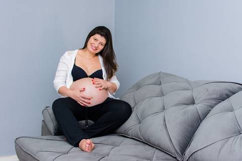 ensaio gestante em casa'