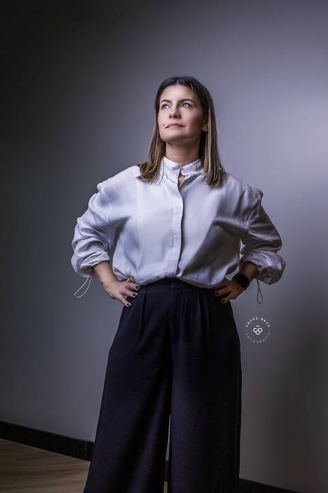 fotografo porto alegre ensaios retratos corporativos perfil linkedin profissional gerente ti tecnlogia feminino'