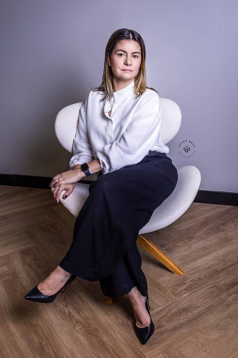 fotografo porto alegre ensaios retratos corporativos perfil linkedin profissional gerente ti tecnlogia feminino'