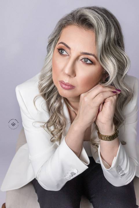 fotografo porto alegre ensaios retratos corporativos perfil linkedin profissional gerente financeiro feminino'