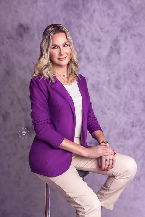 fotografo porto alegre ensaios retratos corporativos perfil linkedin profissional gerente produto financeiro feminino'