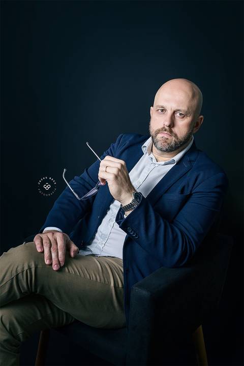 fotografo porto alegre ensaios retratos corporativos perfil linkedin profissional escritor palestrante empreendedor masculino'