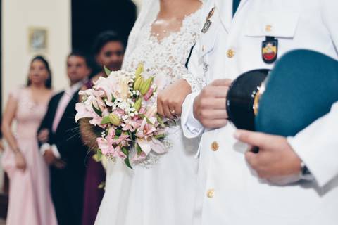 Fotografia de casamento de casal militar em Rondônia.'