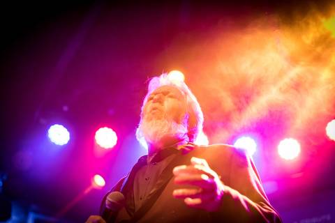 Vocalista no Palco do Bourbon Street em Show da Banda Sound People em tributo à Joe Cocker'