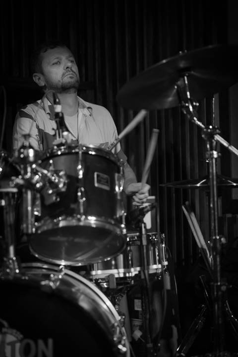 Baterista  da banda The Streams Rock Band, em show no TonTon Jazz & Music Bar, em São Paulo, no bairro de Moema'
