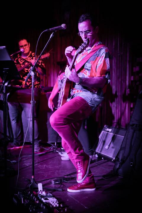 Baixista
 da banda The Streams Rock Band, em show no TonTon Jazz & Music Bar, em São Paulo, no bairro de Moema'