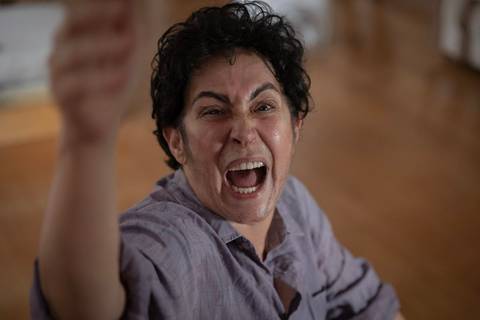 Atriz Dalileia Ayala incorpora personagem de Dois Perdidos em uma Noite Suja em ensaio fotográfico para divulgação do espetáculo'