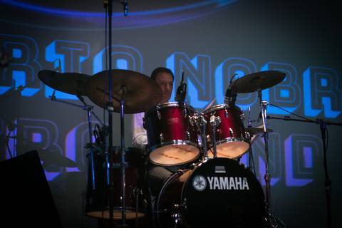 Baterista em Show da Horário Nobre RetroBand no Teatro UMC-SP'