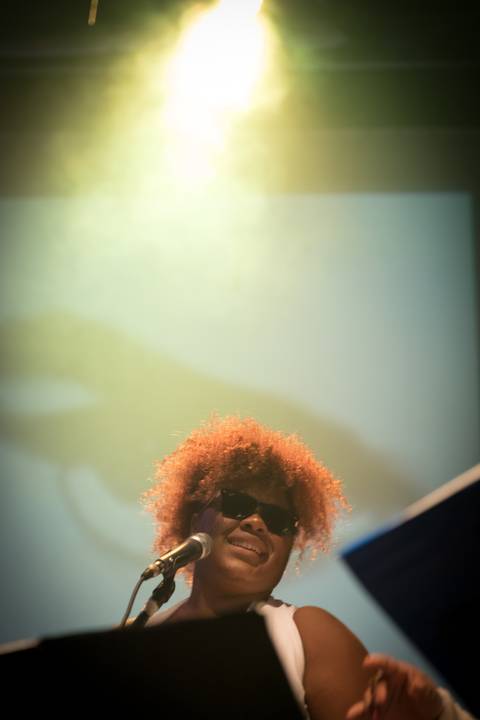 Vocalista em Show da Horário Nobre RetroBand no Teatro UMC-SP'