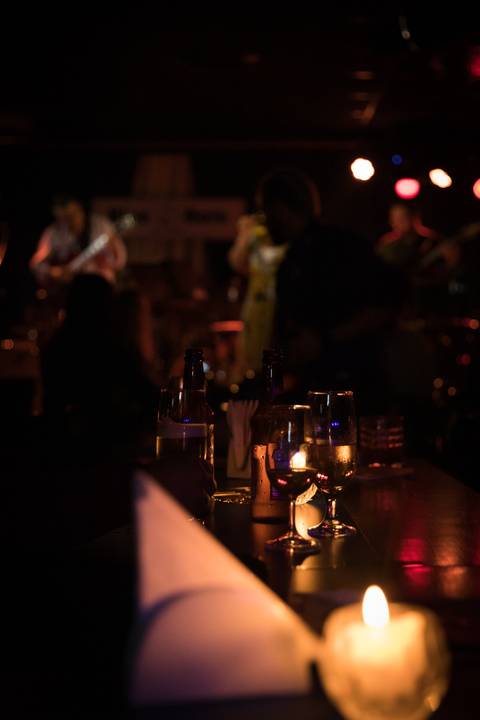 banda
 tocando clássicos do clube da esquina no blue note SP'