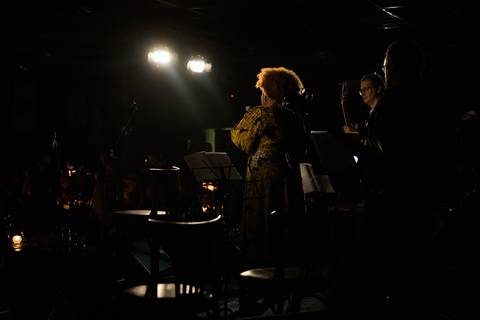 banda
 tocando clássicos do clube da esquina no blue note SP'