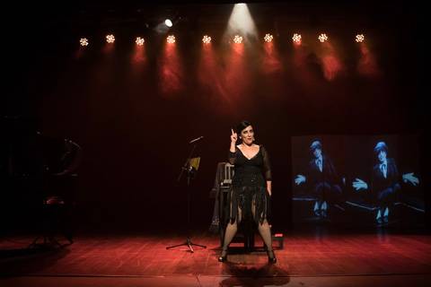 A Atriz, Cantora e Bailarina Simone Gutierrez homenageia Liza Minelli no espetáculo, Lisa, Liza e Eu, no Teatro Hebraica SP'