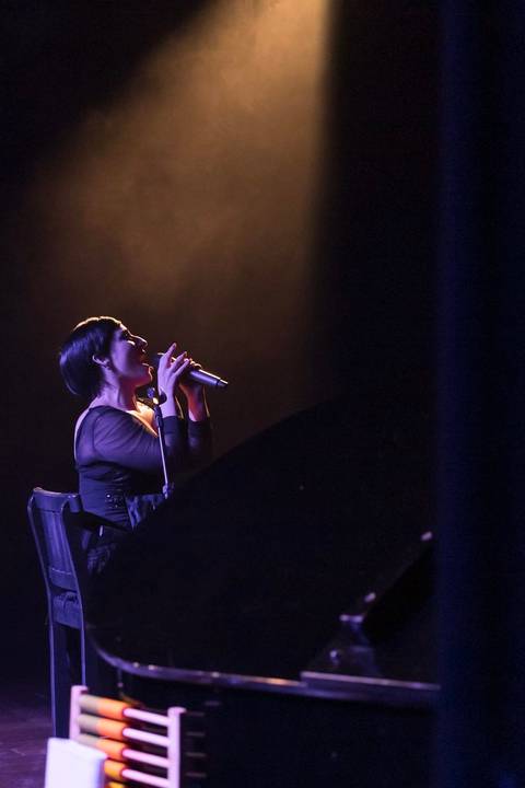 A Atriz, Cantora e Bailarina Simone Gutierrez homenageia Liza Minelli no espetáculo, Lisa, Liza e Eu, no Teatro Hebraica SP'