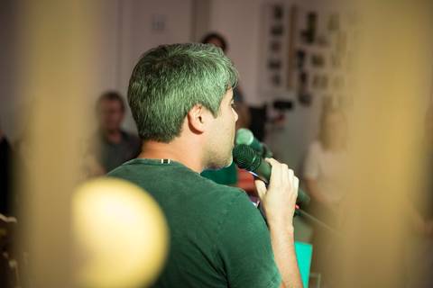 momentos do sarau voice na escola Voice no Brooklin SP apresentações artísticas com registro em foto e vídeo profissional'