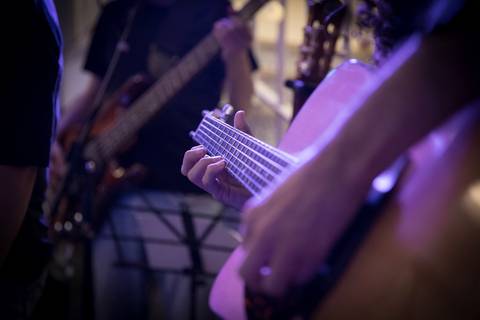 momentos do sarau voice na escola Voice no Brooklin SP apresentações artísticas com registro em foto e vídeo profissional'