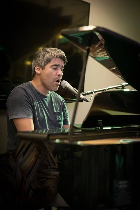 momentos do sarau voice na escola Voice no Brooklin SP apresentações artísticas com registro em foto e vídeo profissional'