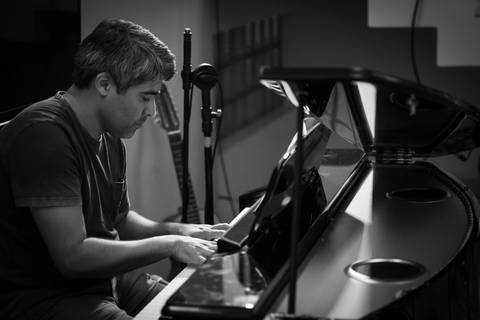 momentos do sarau voice na escola Voice no Brooklin SP apresentações artísticas com registro em foto e vídeo profissional'