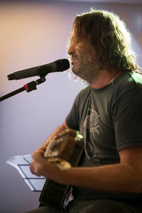 momentos do sarau voice na escola Voice no Brooklin SP apresentações artísticas com registro em foto e vídeo profissional'