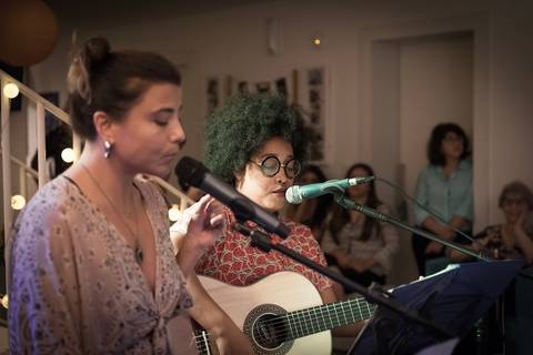 momentos do sarau voice na escola Voice no Brooklin SP apresentações artísticas com registro em foto e vídeo profissional'