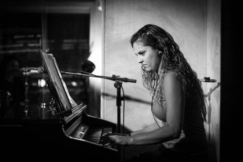 momentos da Performance de alunos na escola Voice no Brooklin SP apresentações artísticas com registro em foto e vídeo profissional
'