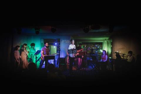 momentos da Performance de alunos na escola Voice no Brooklin SP apresentações artísticas com registro em foto e vídeo profissional
'