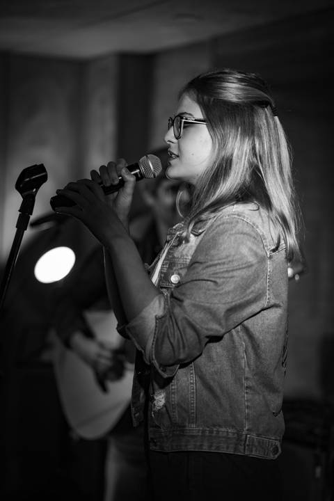 momentos da Performance de alunos na escola Voice no Brooklin SP apresentações artísticas com registro em foto e vídeo profissional
'