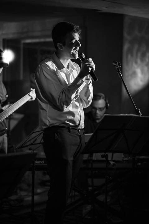 momentos da Performance de alunos na escola Voice no Brooklin SP apresentações artísticas com registro em foto e vídeo profissional
'