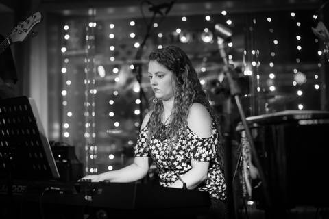 momentos da Performance de alunos na escola Voice no Brooklin SP apresentações artísticas com registro em foto e vídeo profissional
'