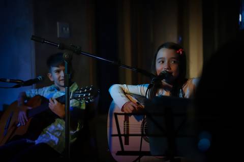 momentos da Prática de Banda dos alunos na escola Voice no Brooklin SP apresentações artísticas com registro em foto e vídeo profissional
'