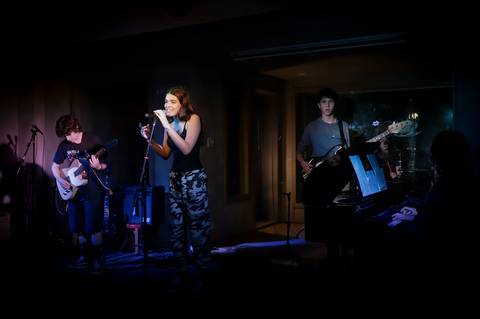 momentos da Prática de Banda dos alunos na escola Voice no Brooklin SP apresentações artísticas com registro em foto e vídeo profissional
'