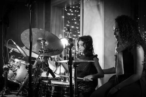 Momentos da Apresentação dos alunos de Bateria na escola Voice no Brooklin SP apresentações artísticas com registro em foto e vídeo profissional
'