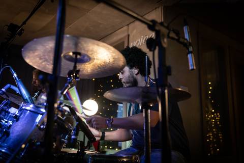 Momentos da Apresentação dos alunos de Bateria na escola Voice no Brooklin SP apresentações artísticas com registro em foto e vídeo profissional
'