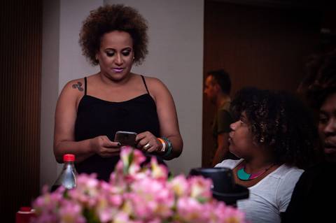 Show Pedindo Bis com Simone Gutierrez no Teatro Porto seguro'